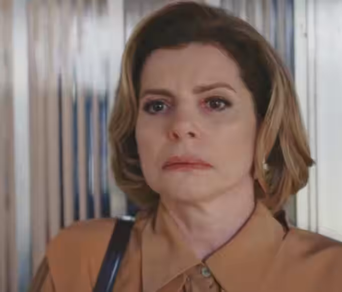 Odete Roitman com expressão de choque ao descobrir traição de César em Vale Tudo