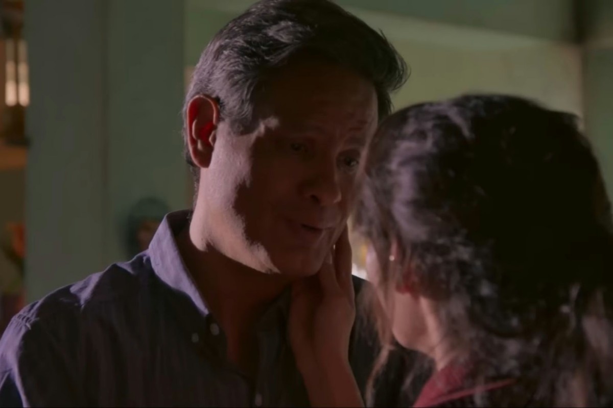 Valéria tem alucinação com o pai e desmaia sozinha em casa