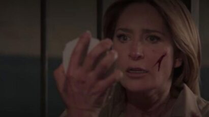 Paula (Geraldine Bazán) atrás das grades no final de As Filhas da Senhora Garcia