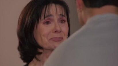 Rosa revela a Nicolás que é sua verdadeira mãe em cena emocionante da novela