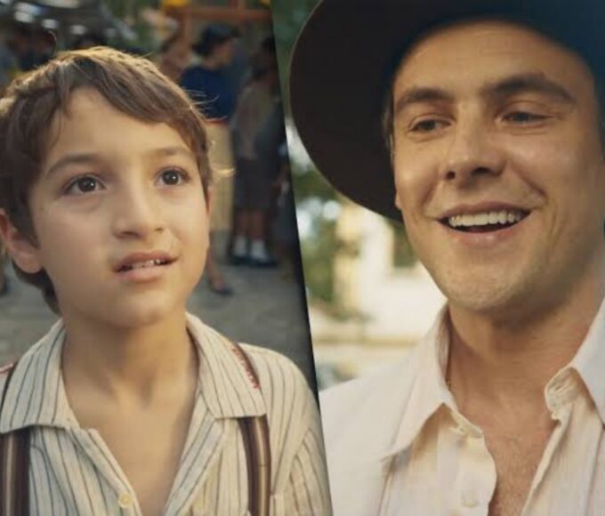 Candinho emocionado ao reencontrar Samir em cena da novela Êta Mundo Melhor!