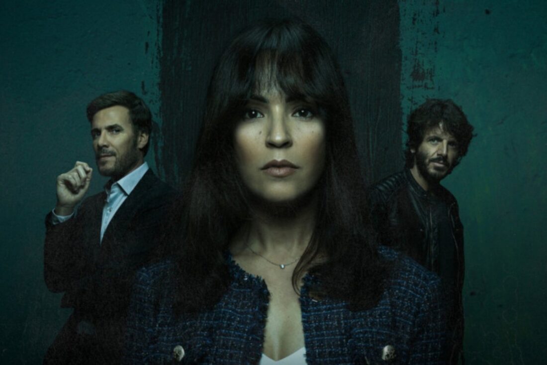 Verónica Sánchez como Ángela em cena tensa da minissérie espanhola de suspense psicológico.