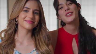 Mar emocionada em cena da novela As Filhas da Senhora Garcia no SBT.