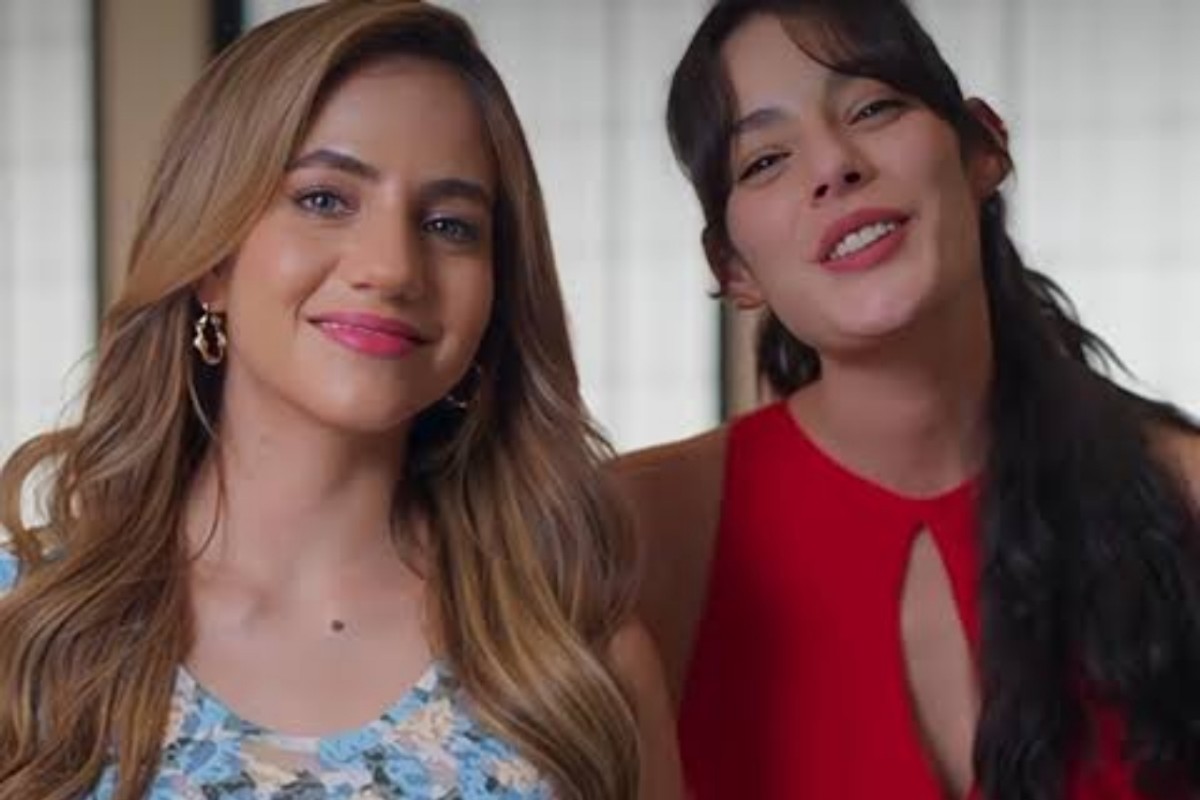 Mar emocionada em cena da novela As Filhas da Senhora Garcia no SBT.