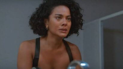 Maria de Fátima é confrontada por Celina e obrigada a deixar a mansão sem joias ou roupas de luxo em Vale Tudo.