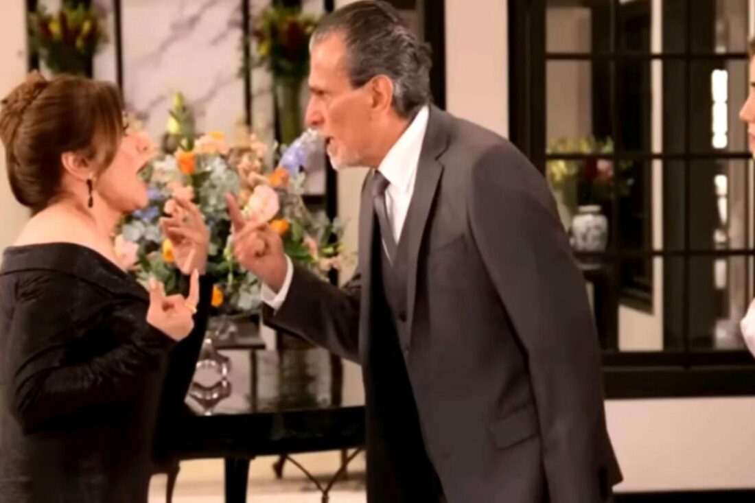 Luís expulsa Ofélia da mansão Portila em cena dramática de As Filhas da Senhora Garcia