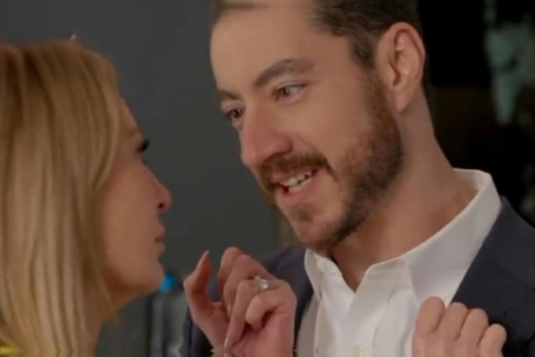 Paula chorando em cena de As Filhas da Senhora Garcia"
