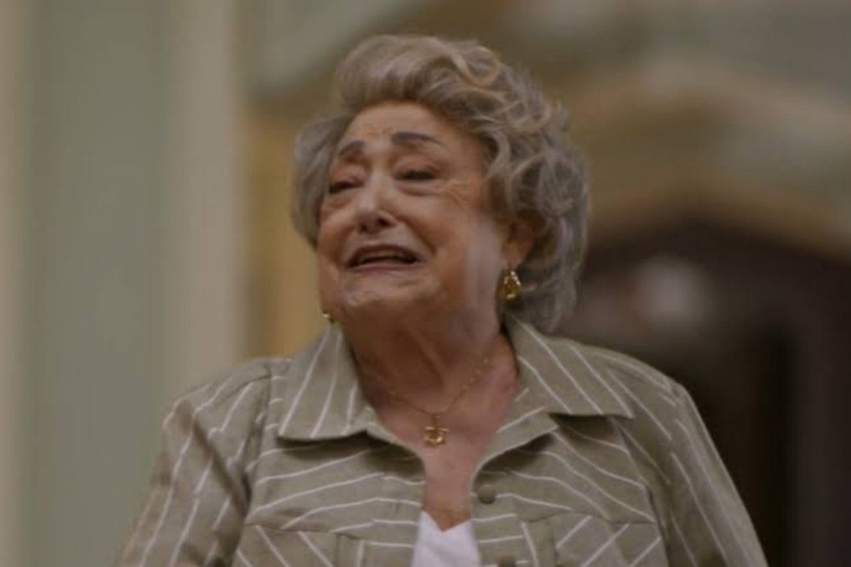 Rosa enfrenta Alzheimer em cena da novela Dona de Mim
