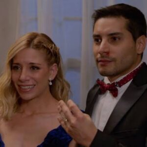 Camila anuncia seu casamento durante a festa do pai