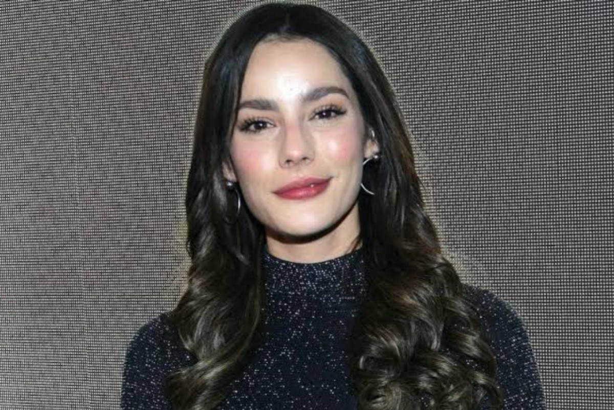 Valéria deixa o passado pra trás e explode na mídia como modelo top