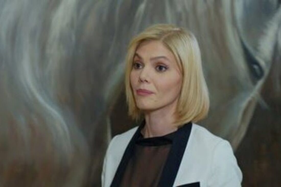 Demet encara Nazli em momento de tensão em Dolunay na Globoplay