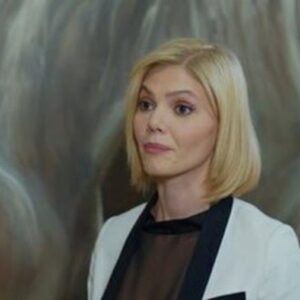 Demet encara Nazli em momento de tensão em Dolunay na Globoplay