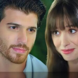 Ferit e Nazli se aproximam em Dolunay na Globoplay.