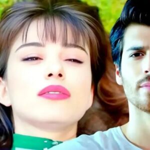 Nazli e Ferit trocam olhares de cumplicidade em Dolunay na Globoplay.