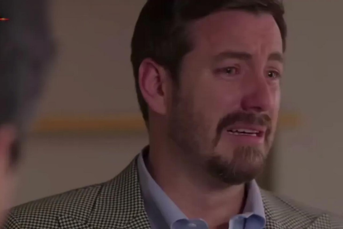 Leonardo furioso após descobrir a traição de Paula em As Filhas da Senhora Garcia