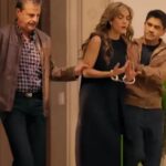 Mar sendo levada pela polícia em As Filhas da Senhora Garcia