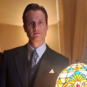 Marcelo Argenta caracterizado como o médico Lauro em Êta Mundo Melhor