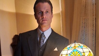 Marcelo Argenta caracterizado como o médico Lauro em Êta Mundo Melhor