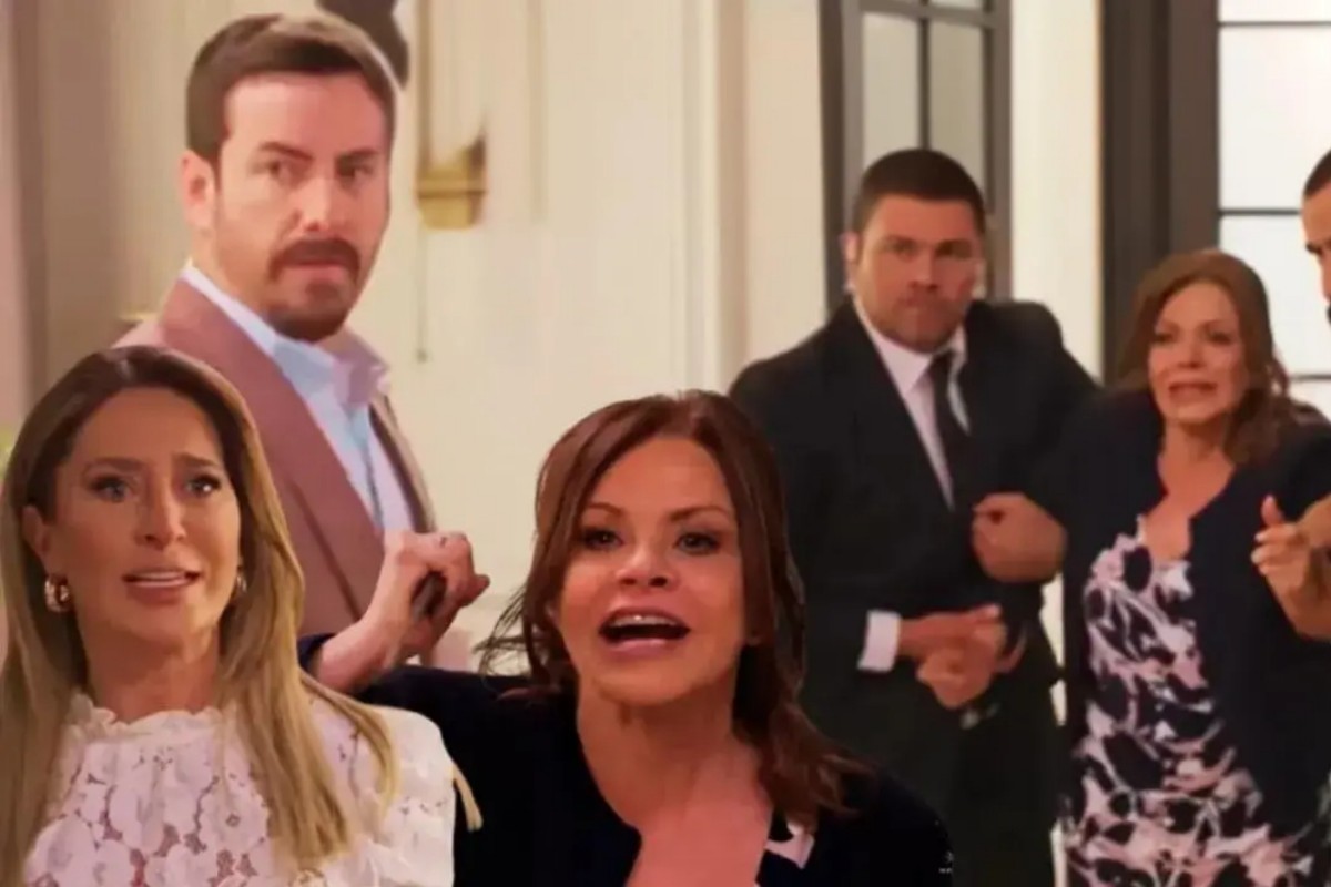 “Ofelia invade a mansão armada com uma faca em cena tensa”