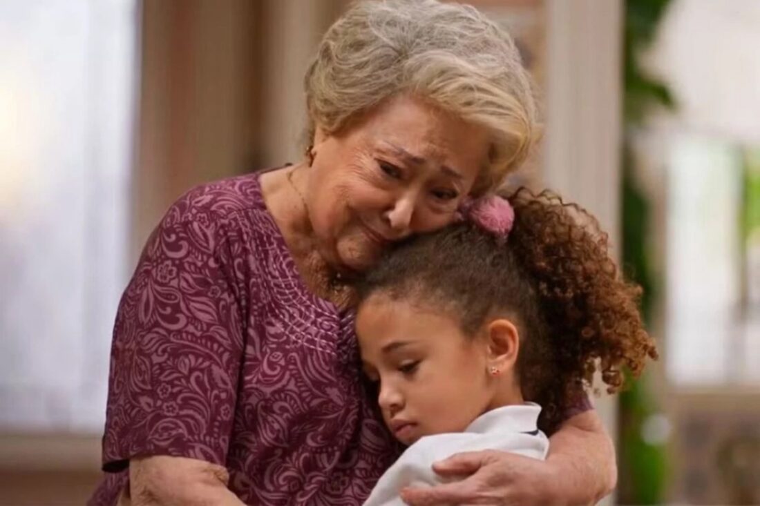 Rosa e Sofia em cena dramática de Dona de Mim, novela das sete da Globo
