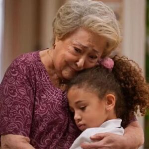 Rosa e Sofia em cena dramática de Dona de Mim, novela das sete da Globo