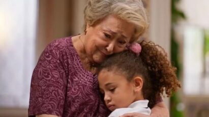 Rosa e Sofia em cena dramática de Dona de Mim, novela das sete da Globo