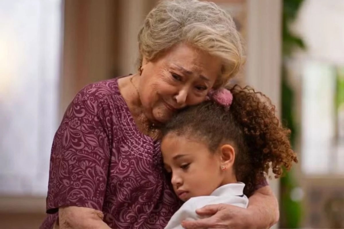 Rosa e Sofia em cena dramática de Dona de Mim, novela das sete da Globo