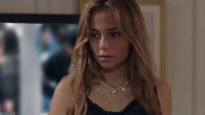 Ceren furiosa em cena de Cruel Istambul na Band.