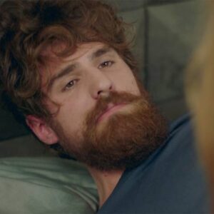 Ceren encara Nedim em cena tensa de Cruel Istambul