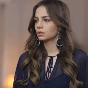 Ceren humilha Seher em cena tensa de Cruel Istambul exibida na Band.