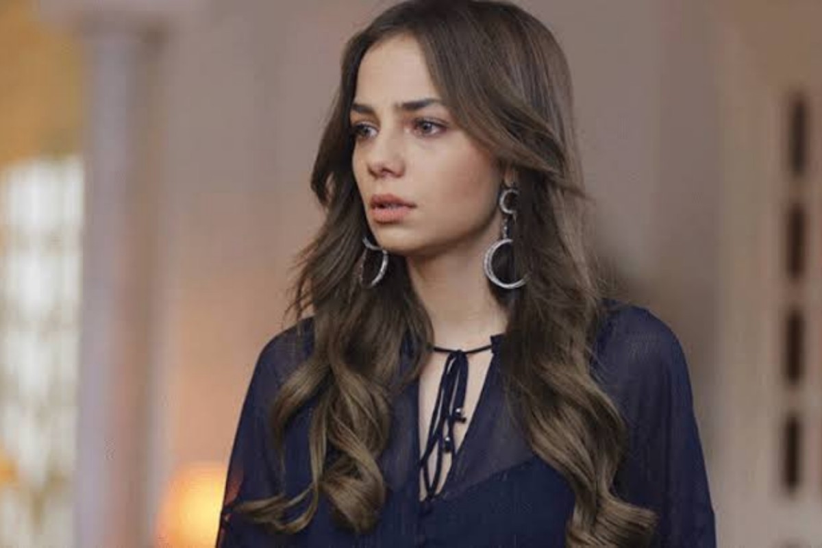 Ceren humilha Seher em cena tensa de Cruel Istambul exibida na Band.