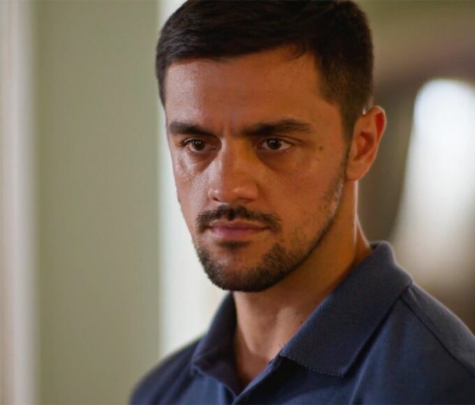 Danilo encara Jaques em cena tensa