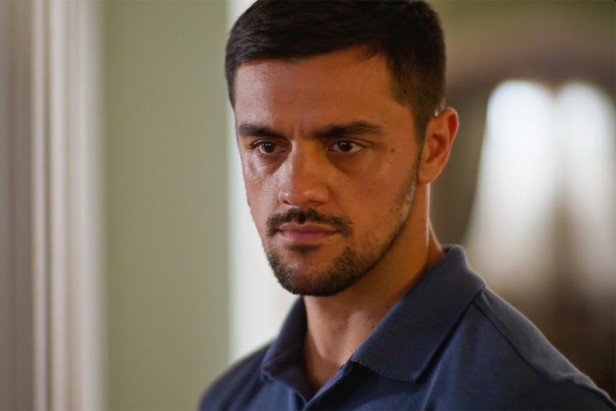 Danilo encara Jaques em cena tensa