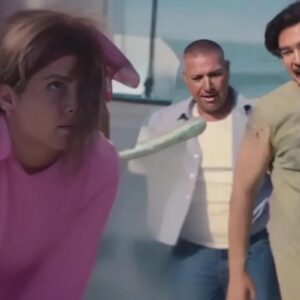 Estrela, protagonista da novela Amar, encara pescadores após ser humilhada em cena emocionante no SBT.