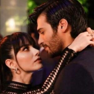 Ferit e Nazli em uma conversa emocionante em Dolunay.