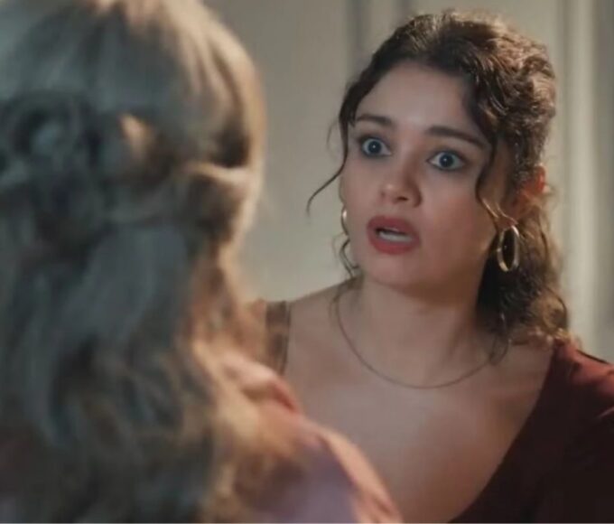 Gerluce (Sophie Charlotte) em cena tensa após descobrir o resultado dos exames da mãe