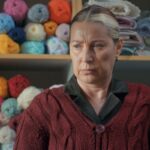 Vahide Perçin como Gönül Aslan na novela Mãe da RECORD, em cena cheia de emoção e mistério”