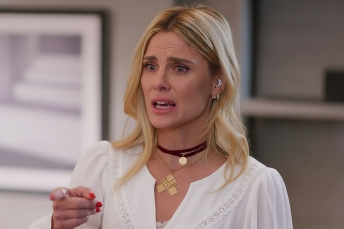 Leila (Carolina Dieckmann) desesperada após o assassinato de Odete Roitman em Vale Tudo.