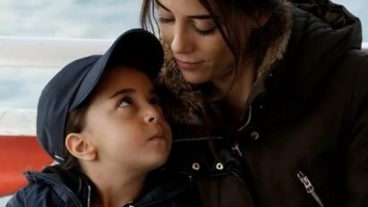 “Mãe”, exibida pela Record TV, em cena emocionante de reencontro entre mãe e filha.