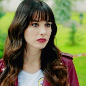 Nazli encara Demet em cena tensa de Dolunay na Globoplay.