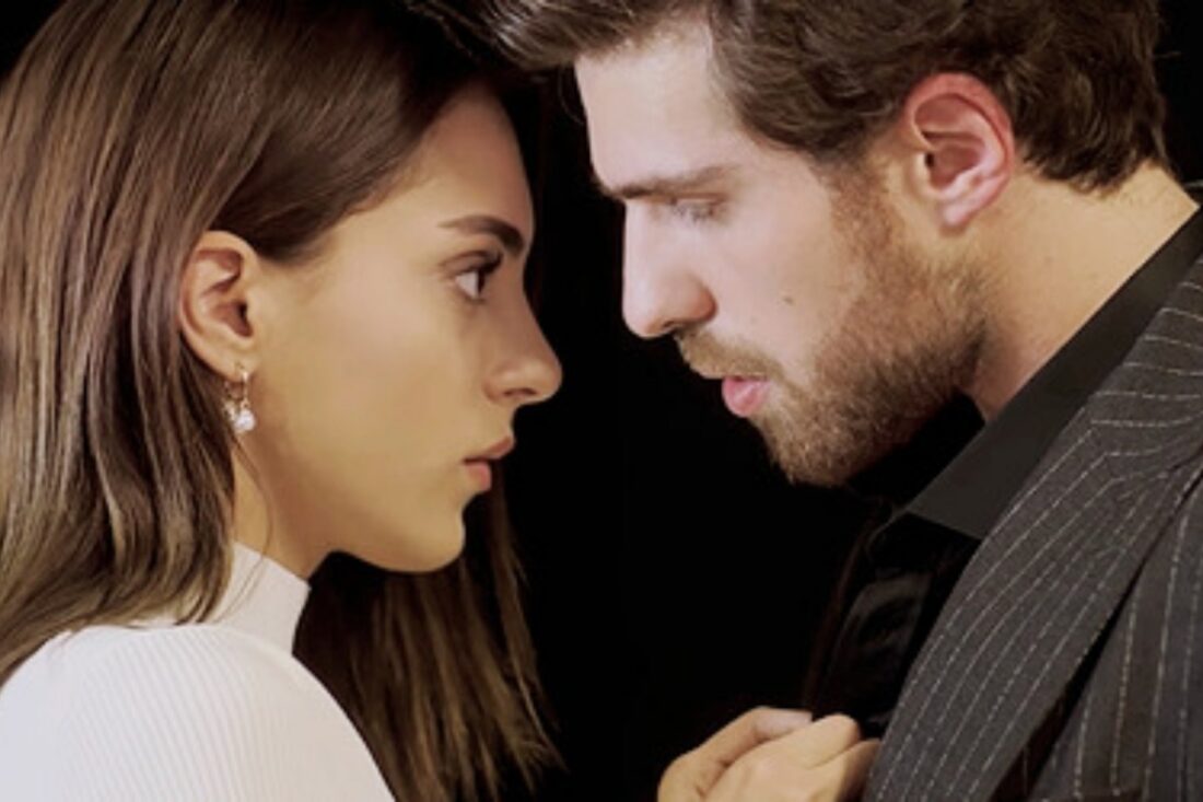 Cemre desabafa e tenta reconquistar o amor de Nedim em Cruel Istambul