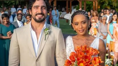 Raquel e Ivan trocando alianças em cerimônia emocionante de Vale Tudo”