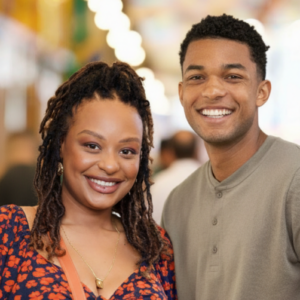 Samuel e Pam em clima de romance na novela das sete da Globo