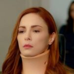 Seniz após acidente em Cruel Istambul, novela turca exibida pela Band