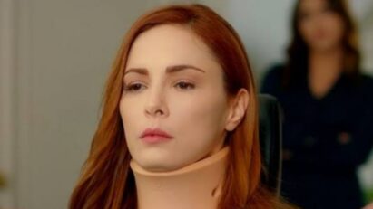 Seniz após acidente em Cruel Istambul, novela turca exibida pela Band