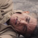 Sérgio Falcón algemado e humilhado na prisão durante o capítulo final da novela “A.Mar” exibida pelo SBT.
