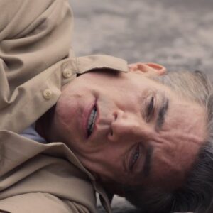 Sérgio Falcón algemado e humilhado na prisão durante o capítulo final da novela “A.Mar” exibida pelo SBT.