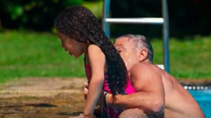 Jaques mergulha na piscina para salvar Sofia em cena tensa de Dona de Mim, novela das sete da Globo.
