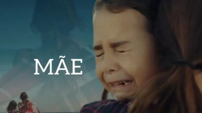 “Zeynep conforta Melek em cena emocionante do segundo capítulo da novela Mãe.”