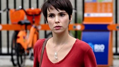 Débora Falabella comenta o legado de Nina em Avenida Brasil e fala sobre possível remake da novela da Globo.